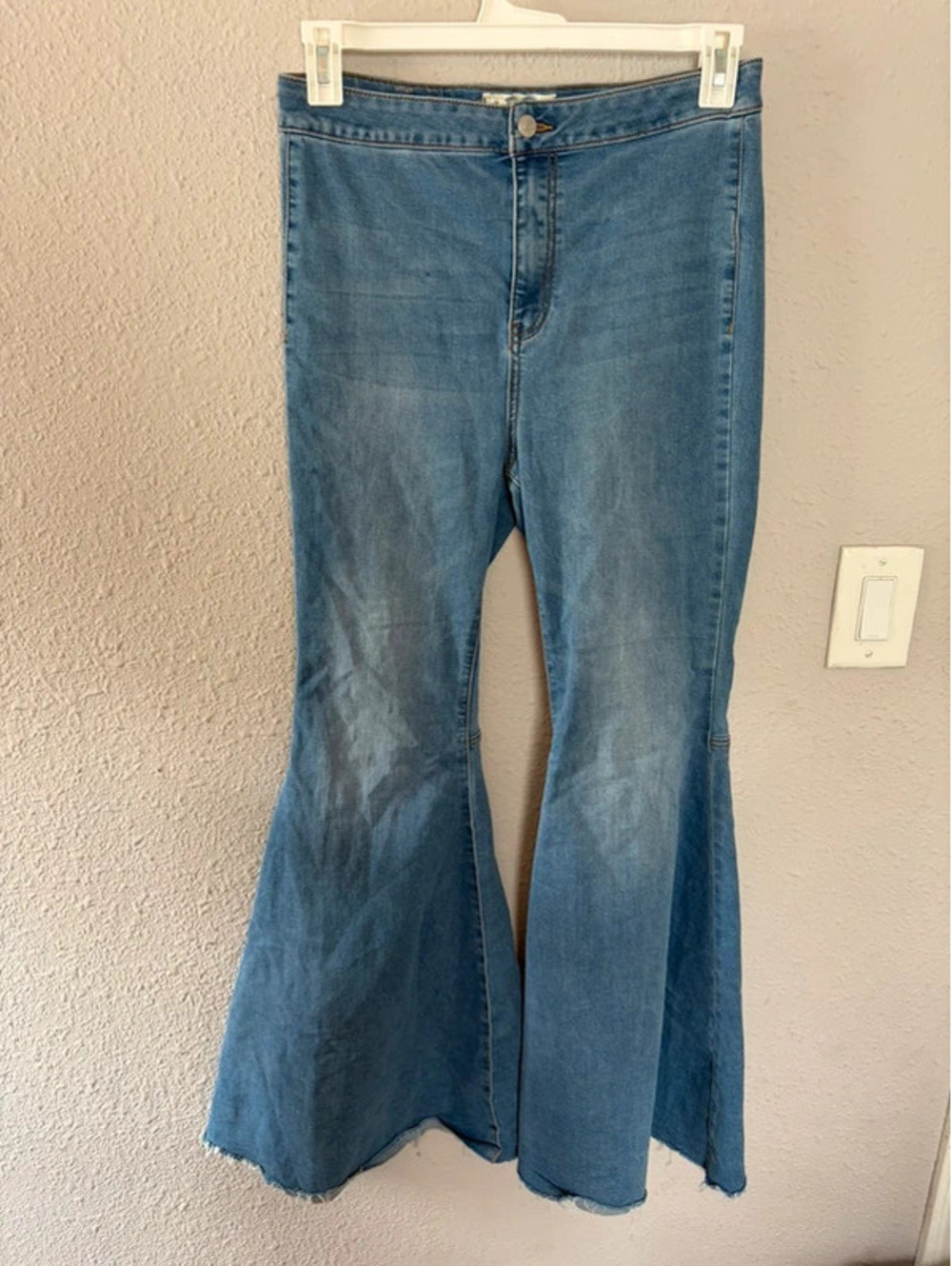 We The Free Super Flare Bell Bottom Jeans size 29